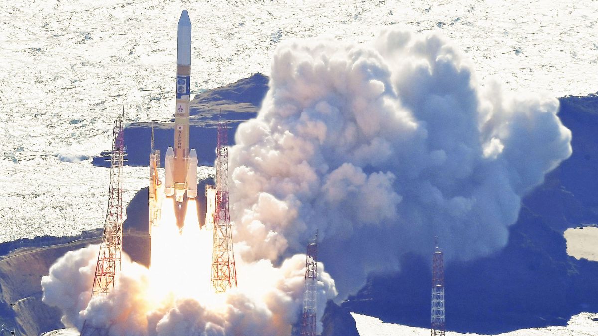 japan-launches-moon-sniper-lunar-lander-mission-slim